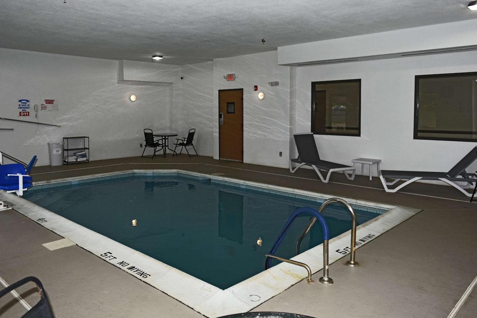 Quality Inn & Suites Brooks Louisville South Esterno foto